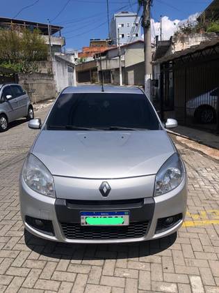 RENAULT SANDERO 1.0 EXPRESSION 16V FLEX 4P MANUAL RENAULT SANDERO 1.0 EXPRESSION 16V FLEX 4P MANUAL